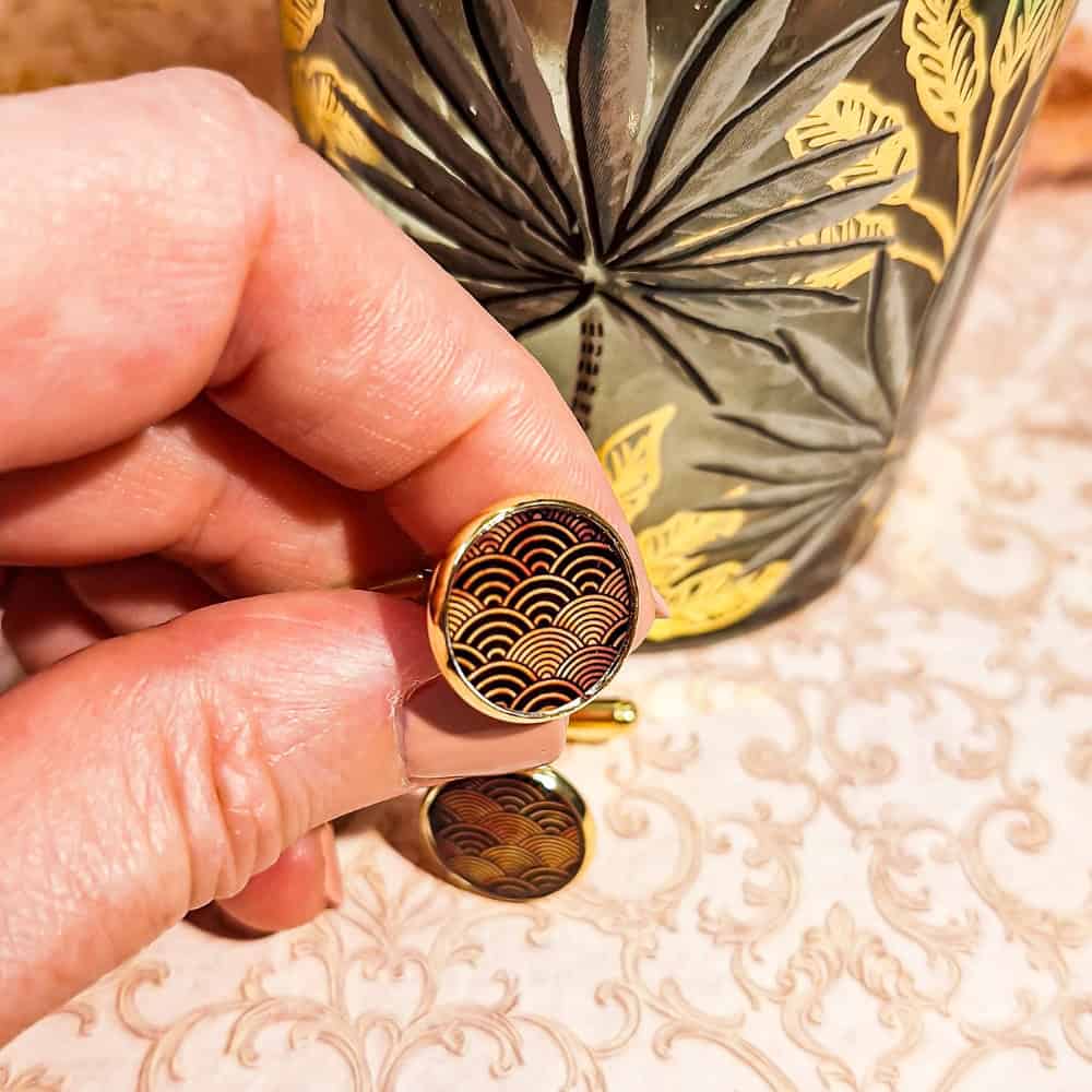 boutons de manchettes seigaiha noir or resine homme lydee deco (6)