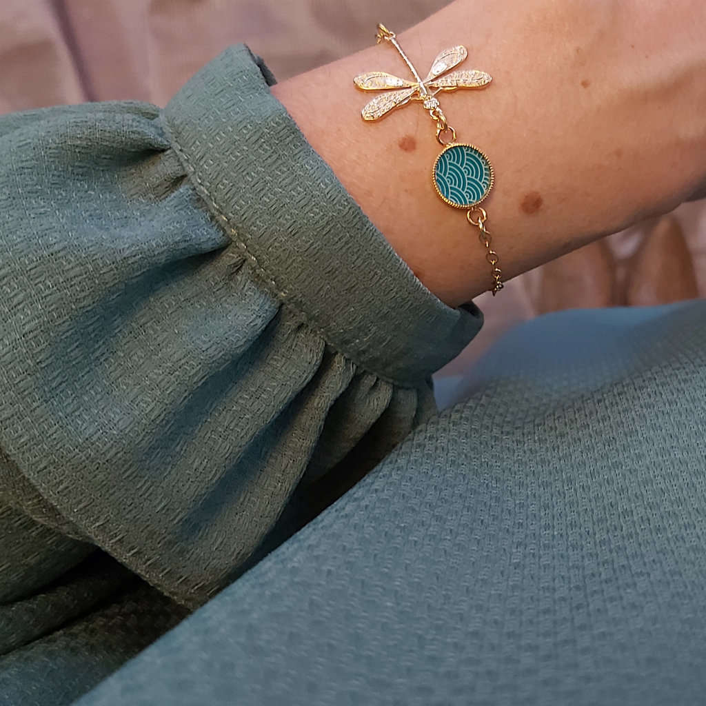 bracelet libellule motif personnalisable resine lydee deco