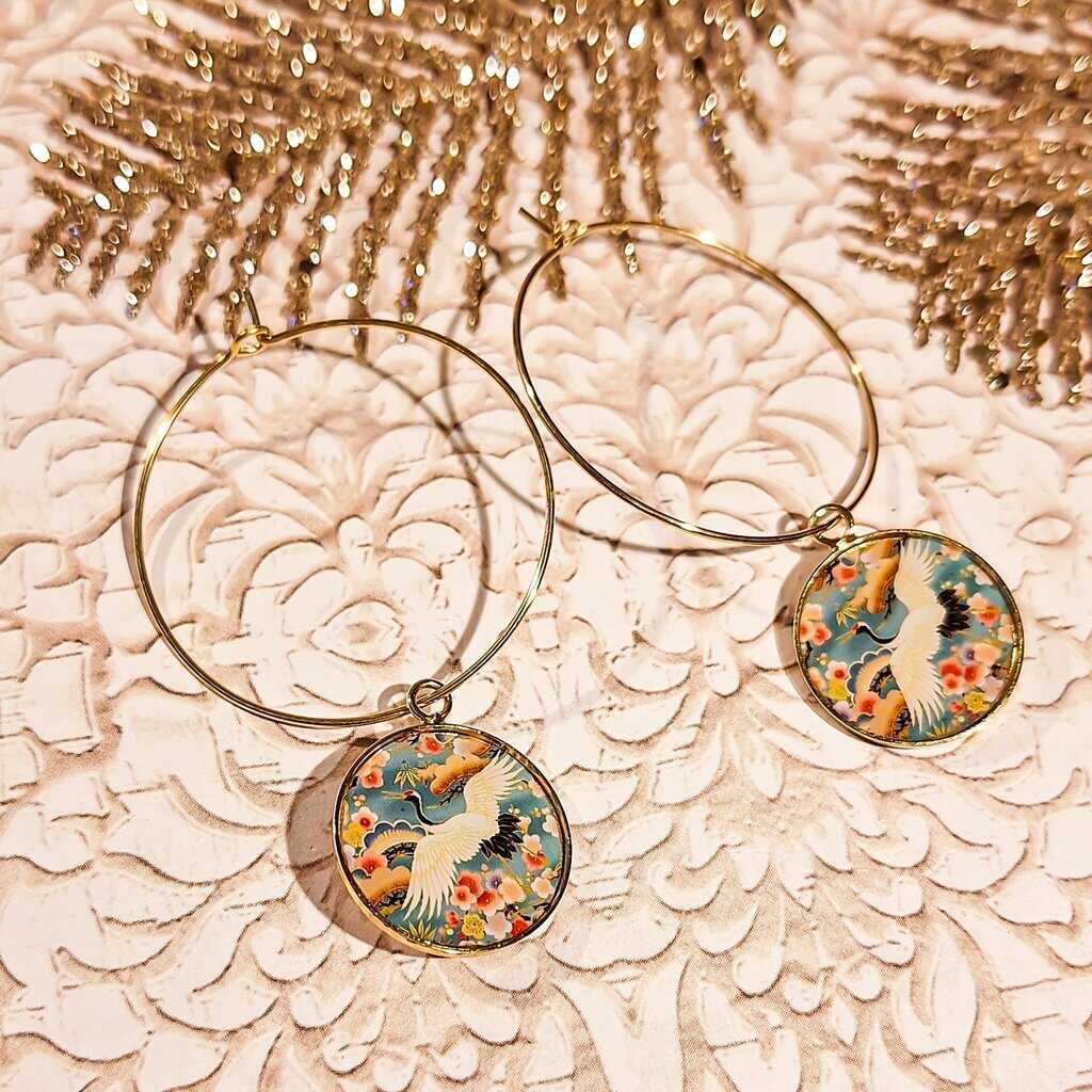 créoles oiseau acier inoxydable grue japonaise resine dore pastel