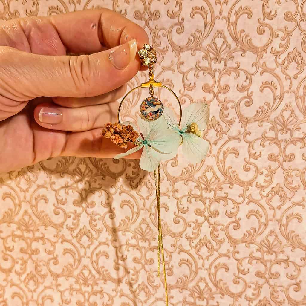 boucles créoles fleur hortensia gypsi resine oiseau japon lydee deco vert rose pastel 8