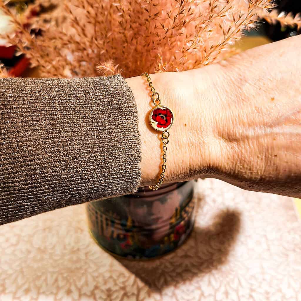 bracelet fleuri resine acier inoxydable fleur coquelicot lydee deco 4
