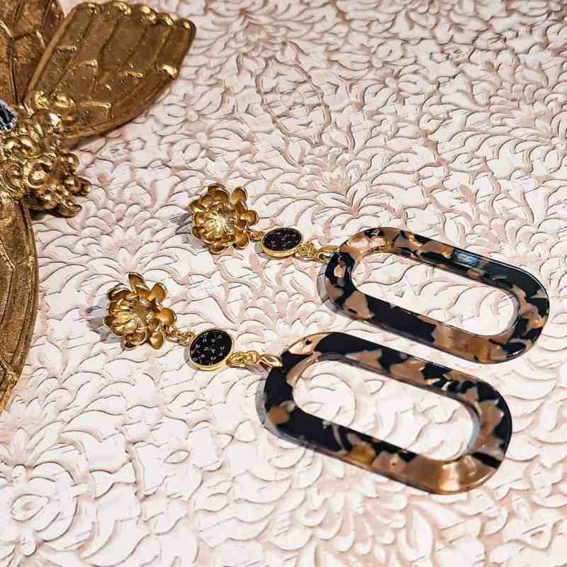 Boucles boheme chic libellule ovale fleur resine lydee deco