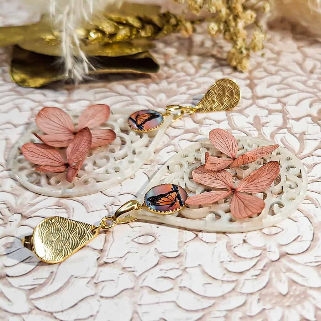 boucles boheme papillon fleur hortensia arabesques resine lydee deco