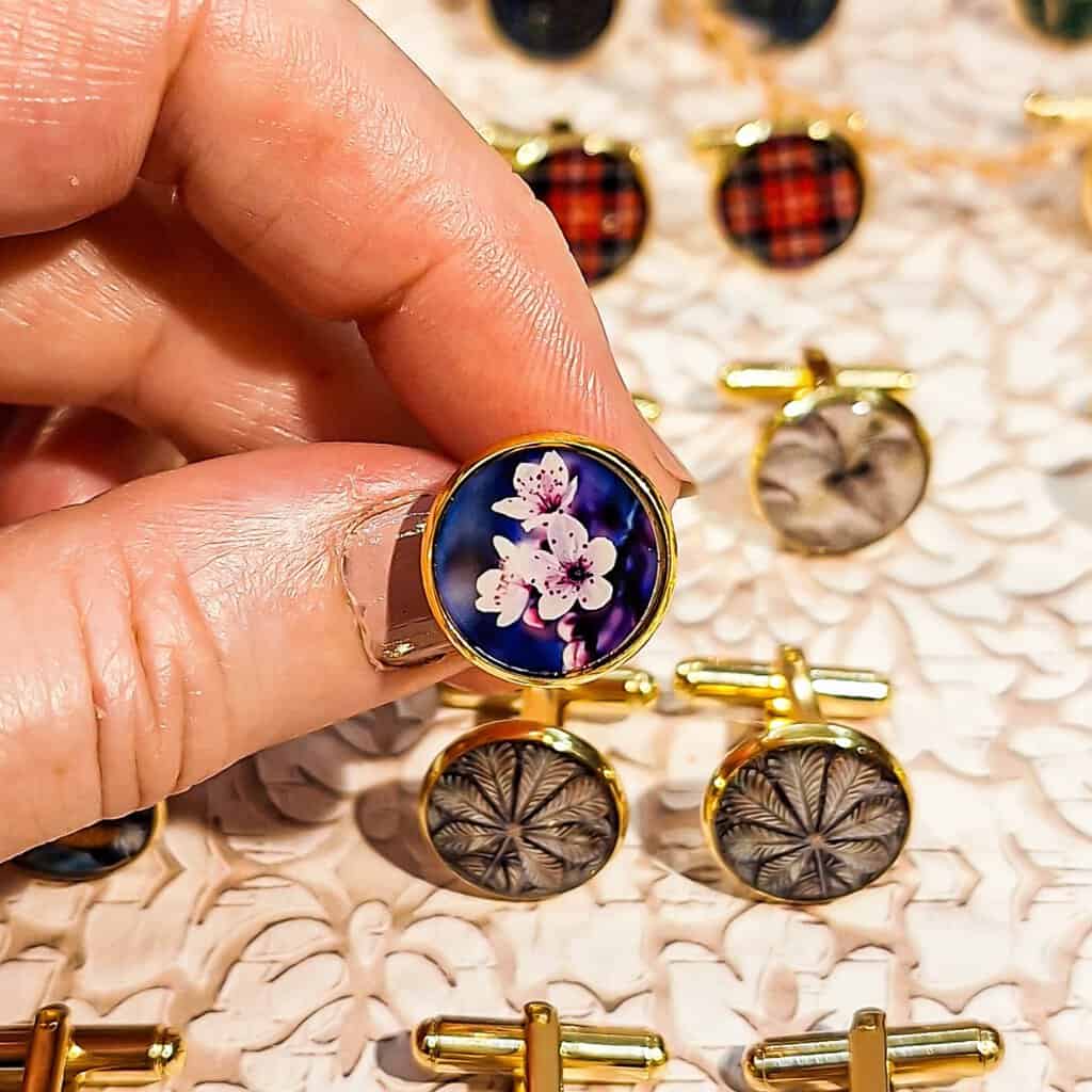 boutons de manchettes retro fleur art deco resine lydee deco