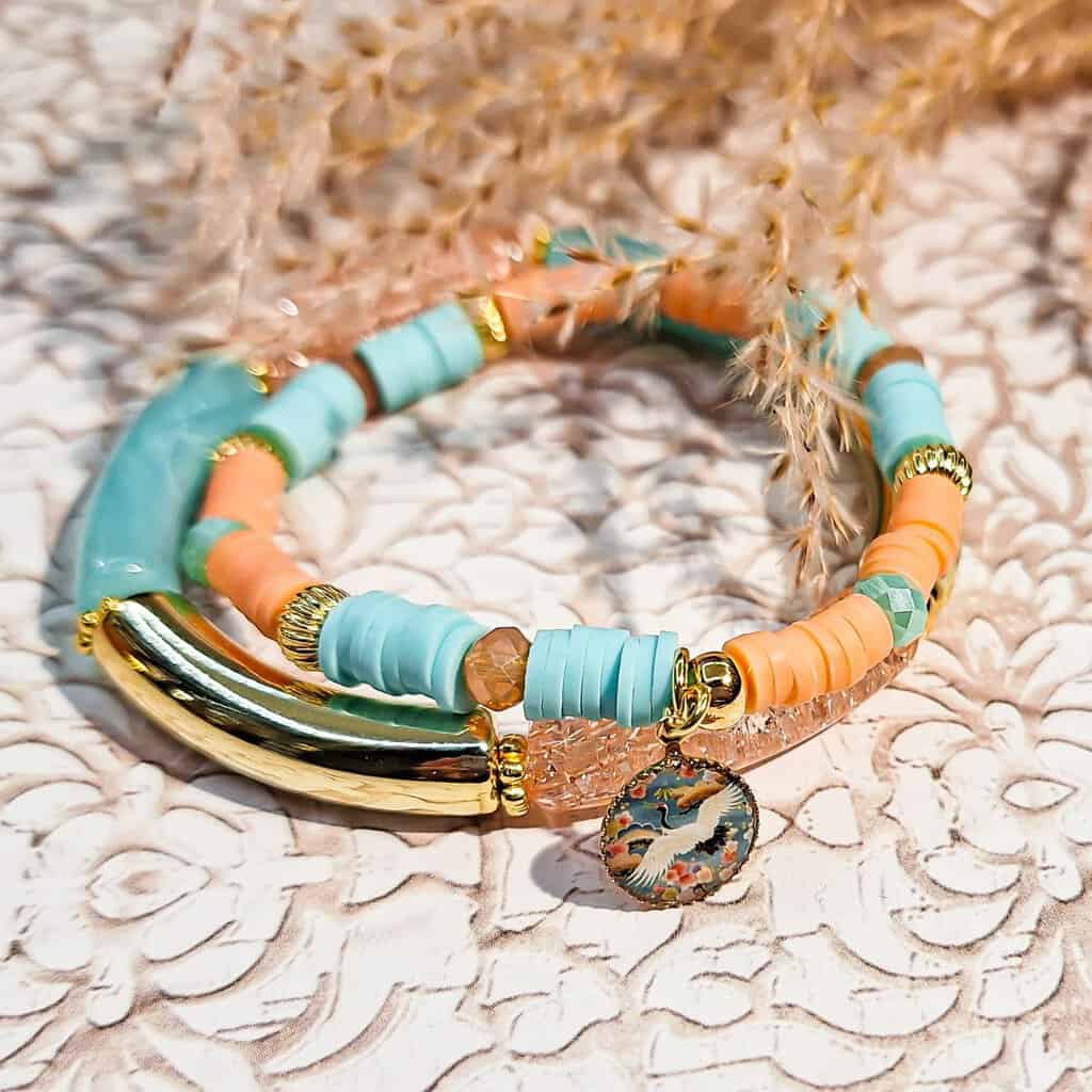 bracelets couleurs d'été perles heishi donuts facettes tube turquoise rose dore accumulation resine