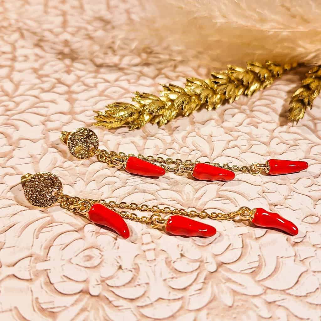 boucles piment rouge dore porte bonheur acier inoxydable lydee deco