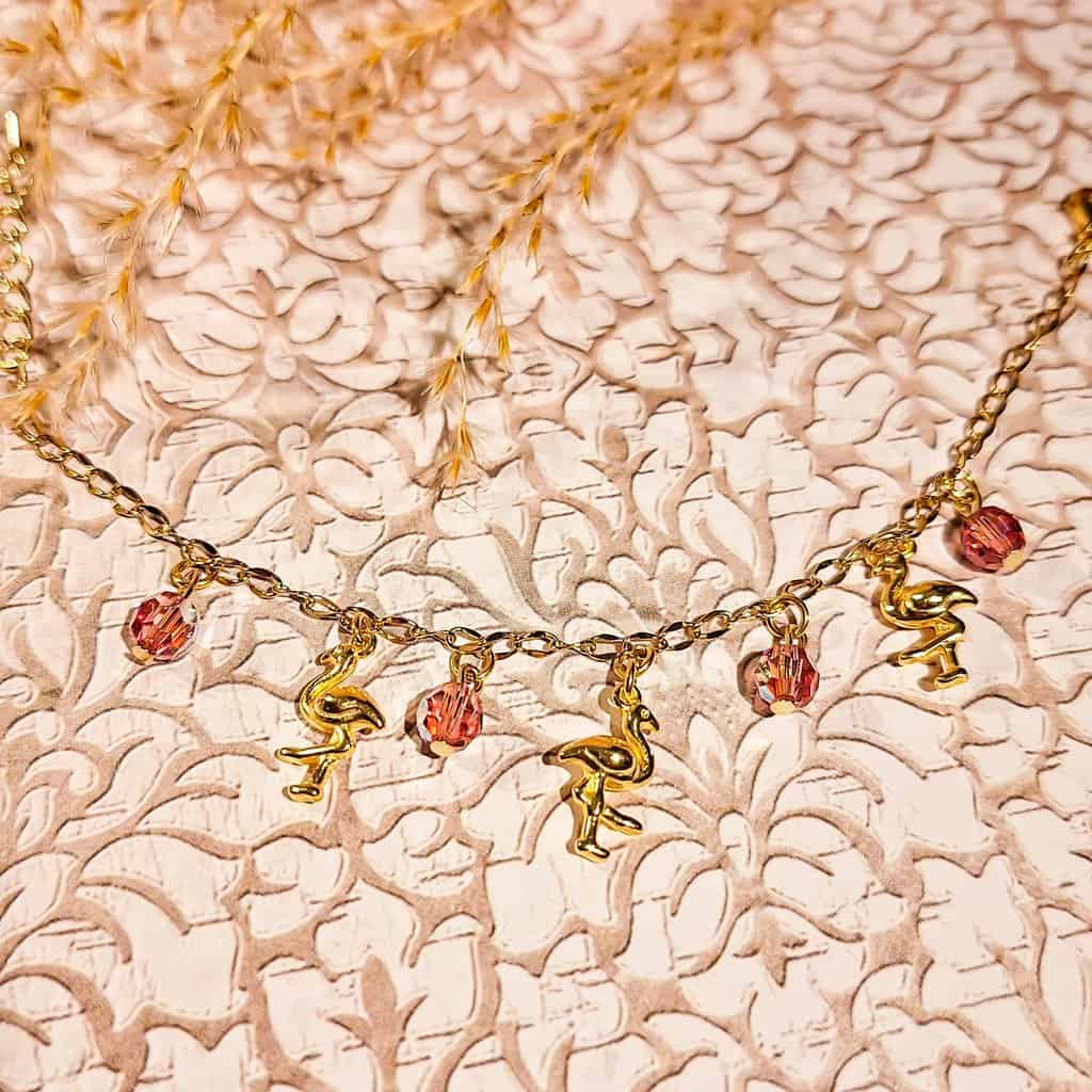 bracelet flamingo rose grigri flamant rose perles acier inoxydable