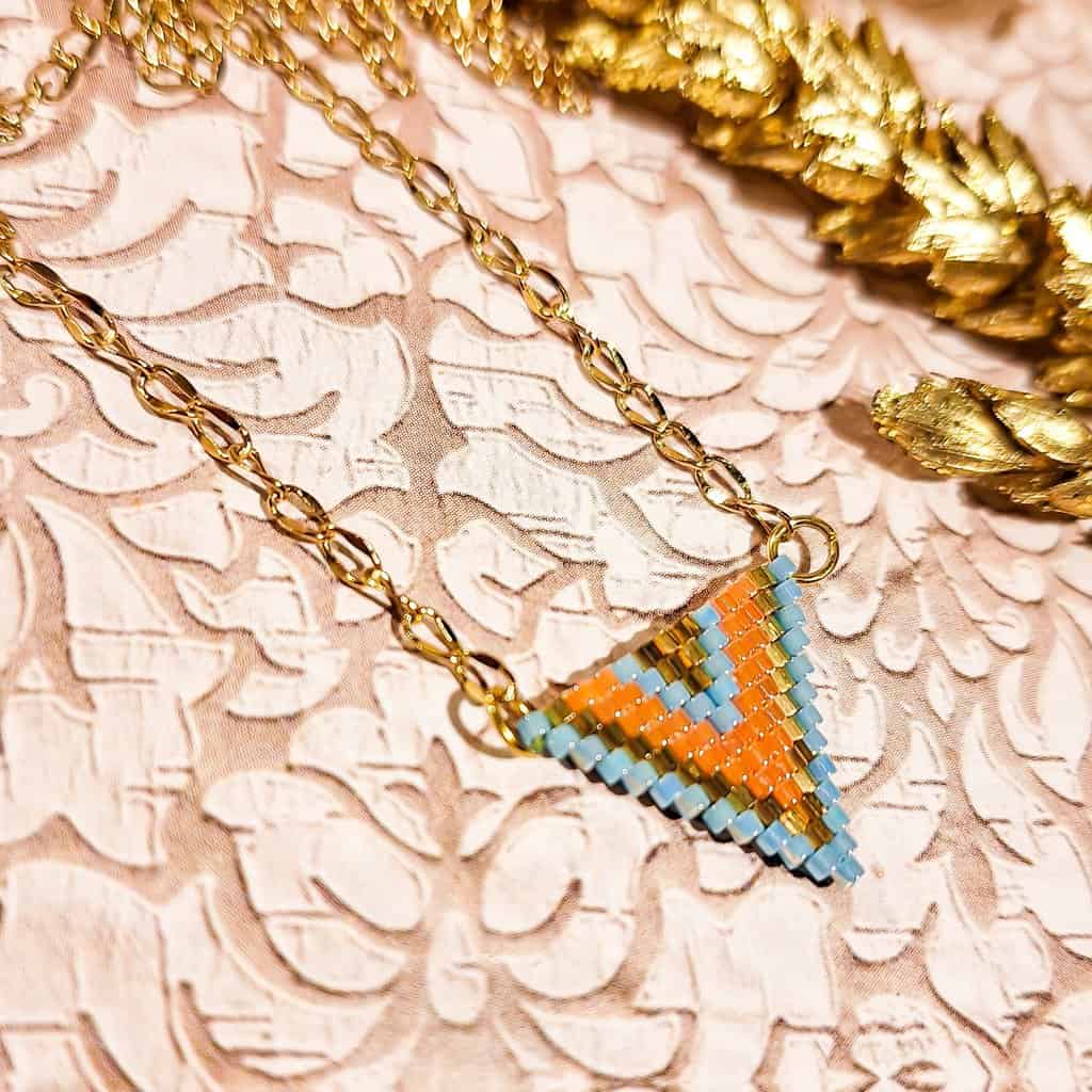collier perles triangle acier inoxydable tissage lydee deco
