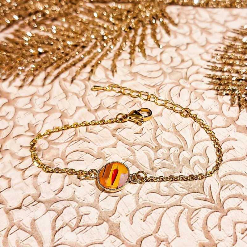 Bracelet Piment Rouge minimaliste sur fond blanc - Bijou bohème chic fait main