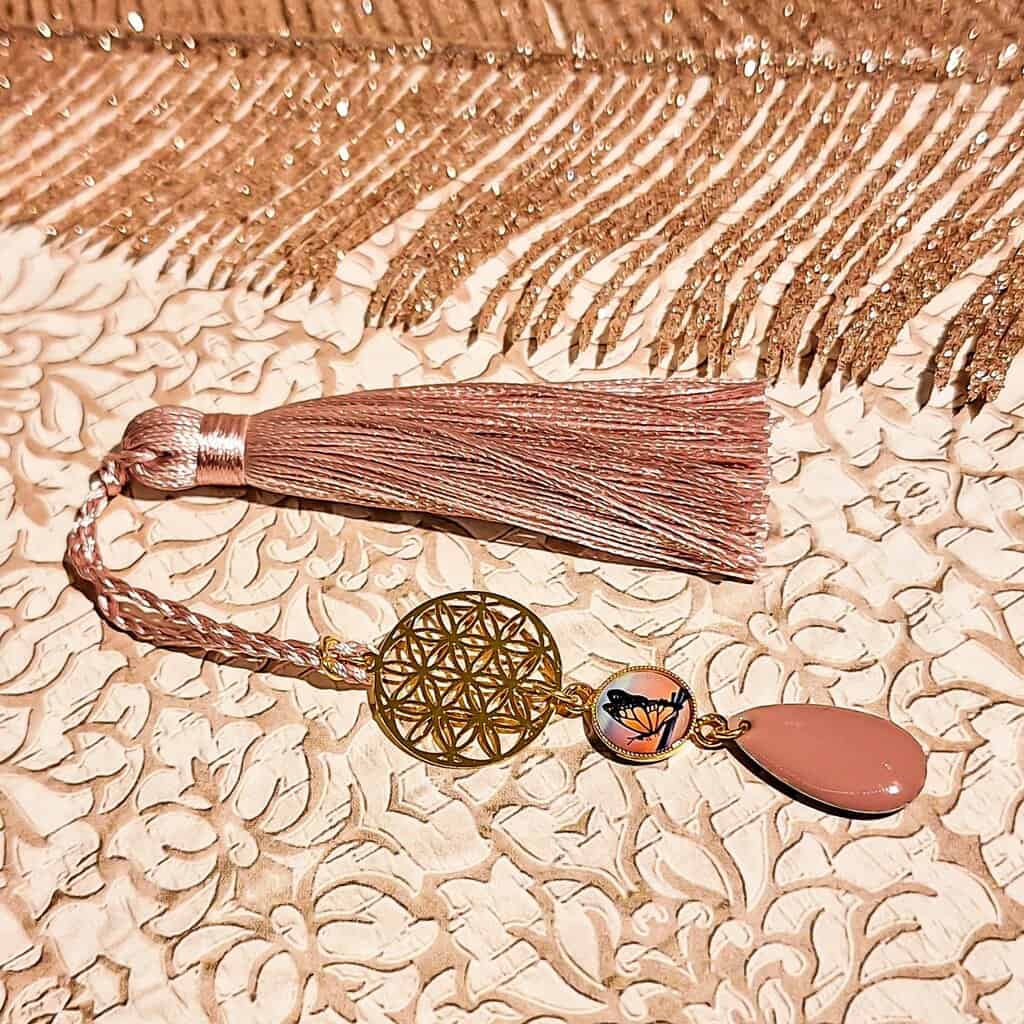 Marque pages amour papillon aurore boreale livre lecture resine pompon rose dore 1