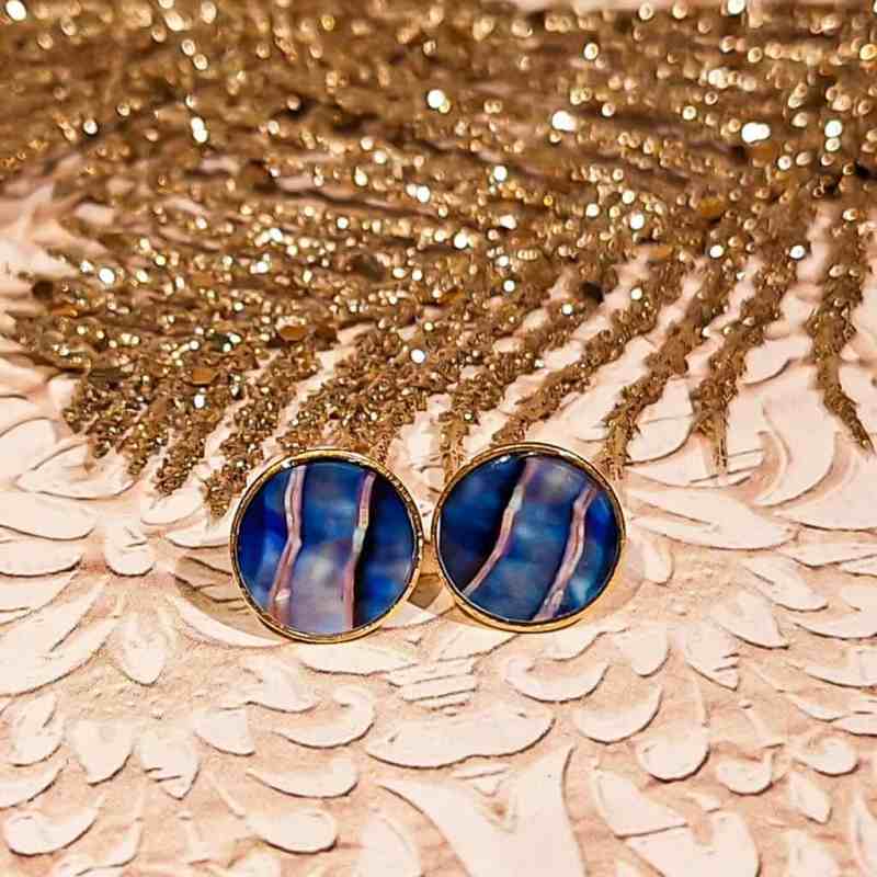 Puces d’oreilles nacrées en acier inoxydable avec motif effet nacre