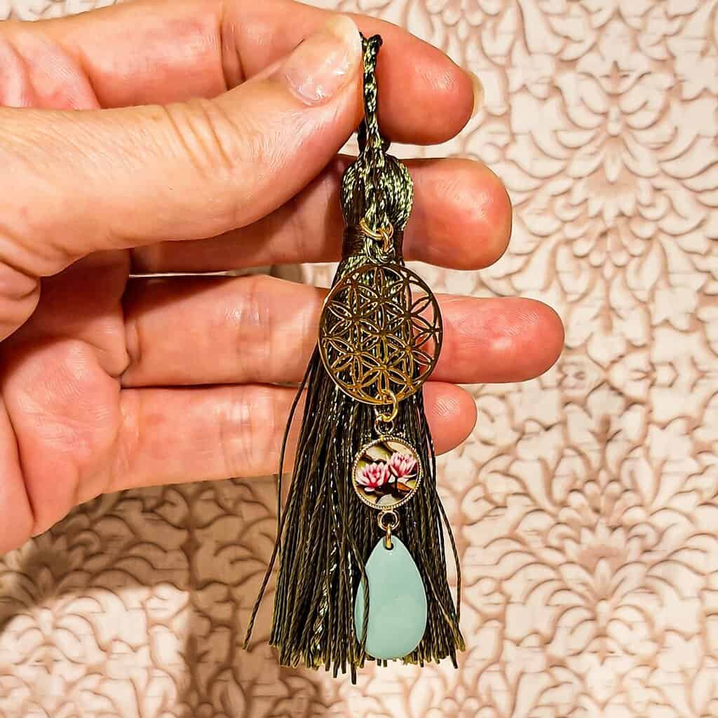 Marques-pages nenuphar roman livre pompon sequin fleur lotus vert rose pour accompagner les lectures