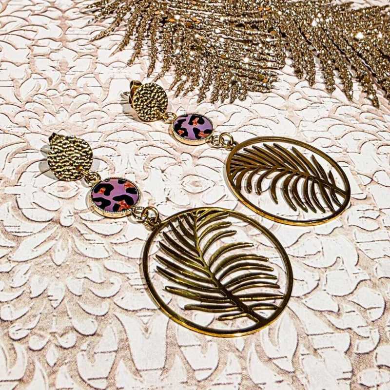 Boucles Léopard Feuille motif léopard en résine et doré motif rosé à plat