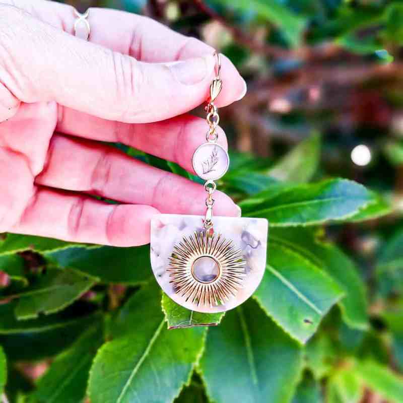 Boucles soleil automne resine fougère feuille lydee deco zoom devant feuillage
