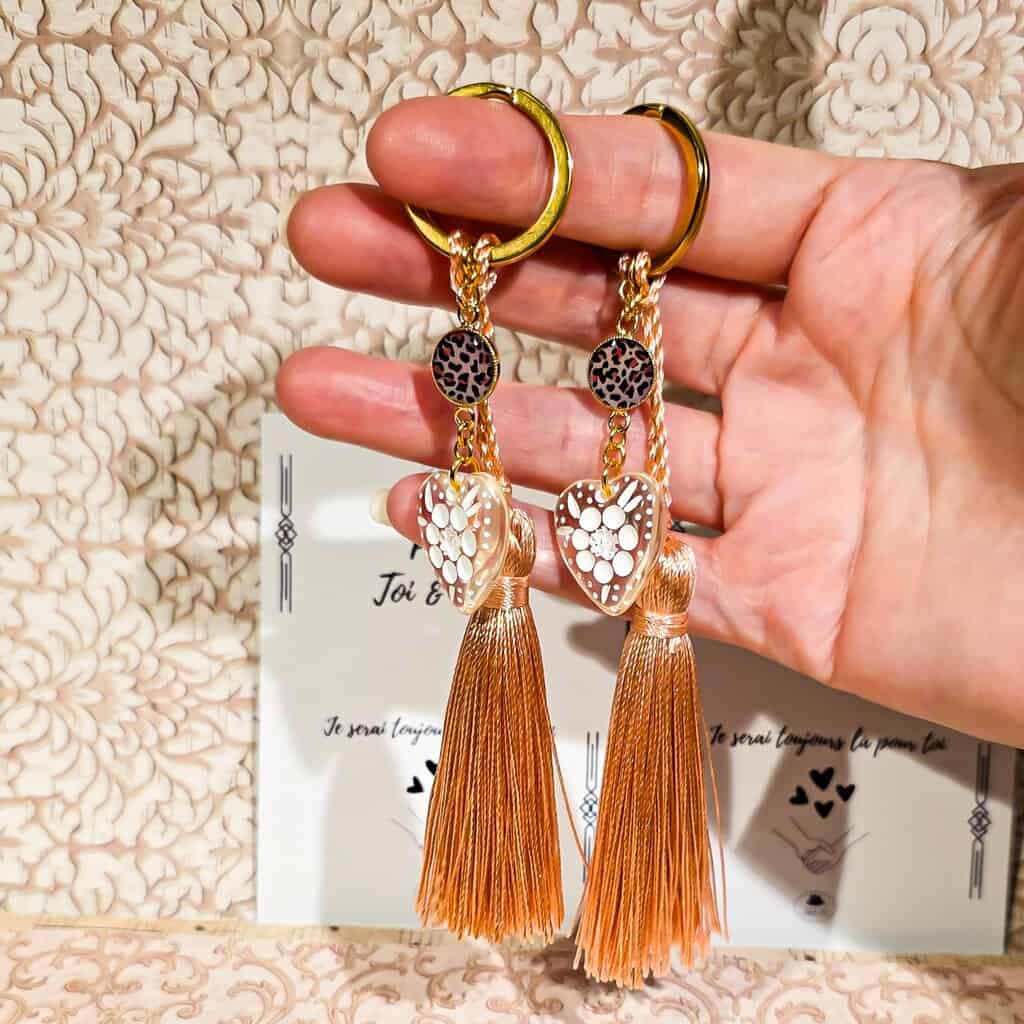 Porte-clés leopard moutarde ou rose cadeau amies soeurs mere fille lydee deco rose clair pour deux