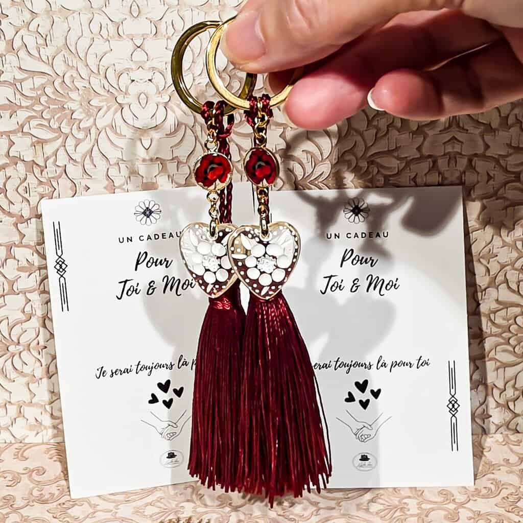 Ensemble de porte-clés coquelicot en édition limitée, emballé prêt à offrir avec carte message