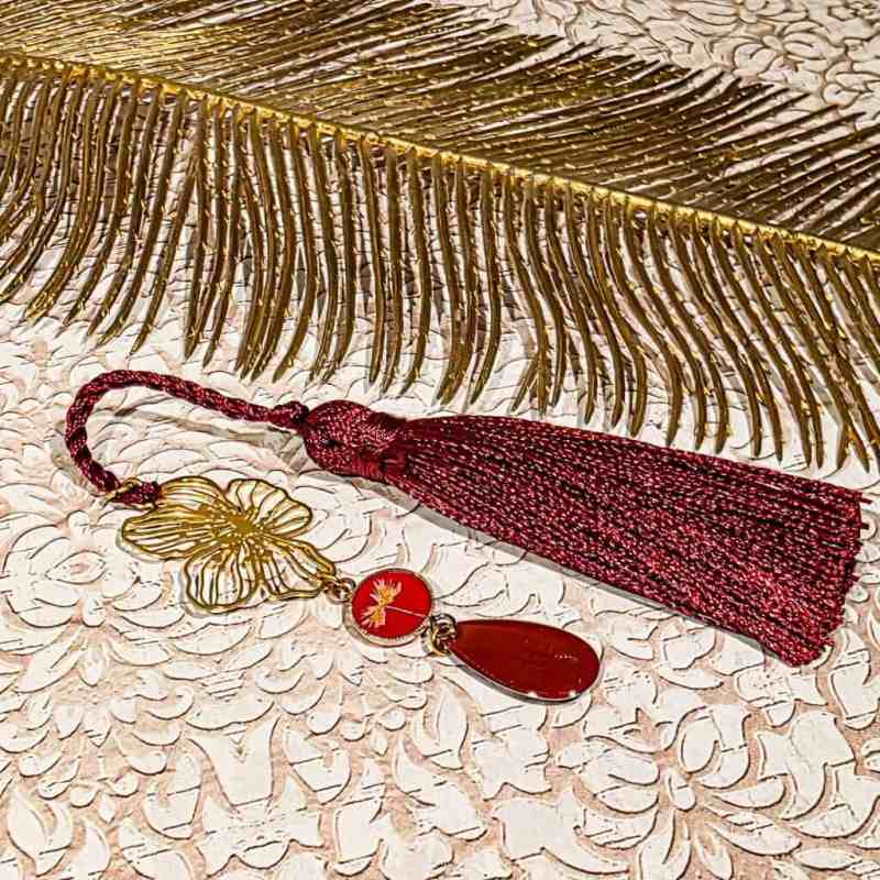 Marque-pages pompon rouge pissenlit résine sequin fait main