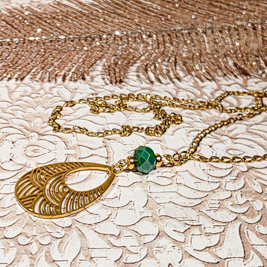 Pendentif Seigaiha en acier inoxydable, motif vague japonaise symbole d’harmonie et de fluidité, bijou fait-main en France