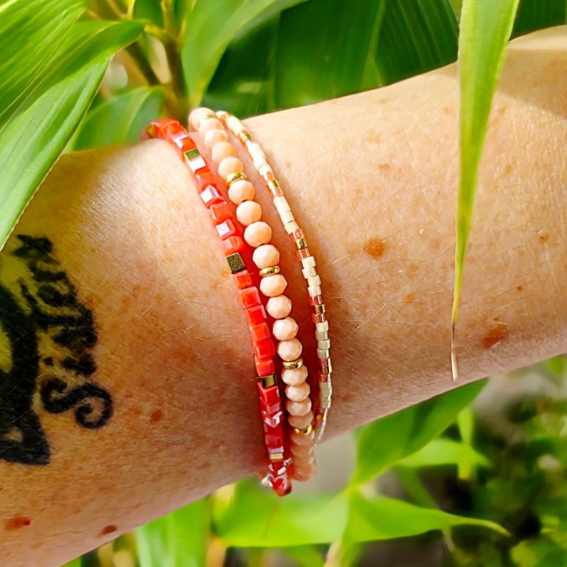 Bracelet perles colorées donuts corail mauve fait-main bohème